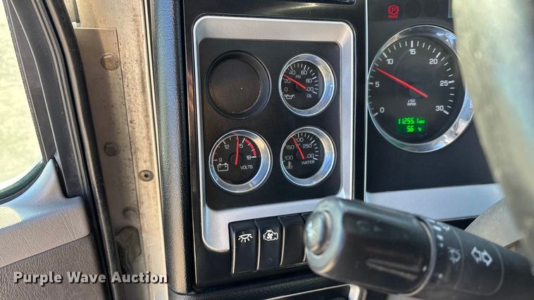 image for item ED2367 2013 Kenworth T400 ready mix truck