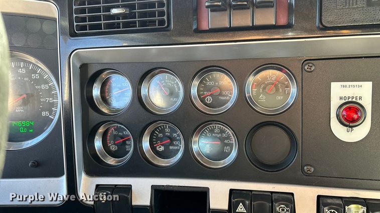 image for item ED2367 2013 Kenworth T400 ready mix truck