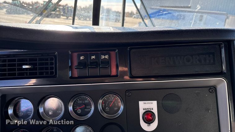 image for item ED2367 2013 Kenworth T400 ready mix truck