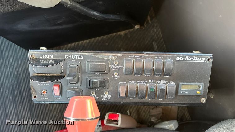 image for item ED2367 2013 Kenworth T400 ready mix truck