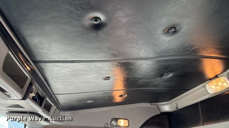 image for item ED2367 2013 Kenworth T400 ready mix truck