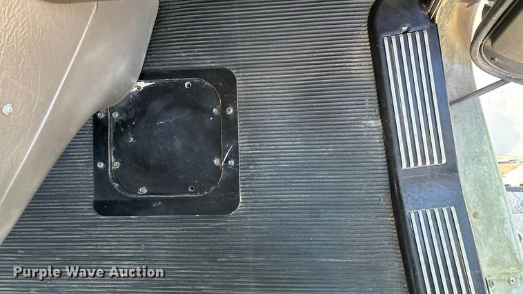 image for item ED2367 2013 Kenworth T400 ready mix truck