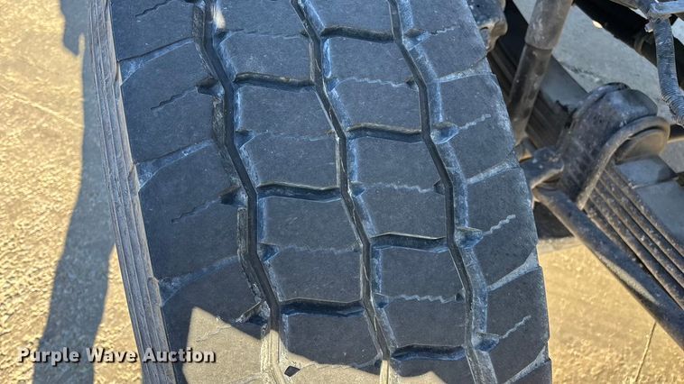 image for item ED2367 2013 Kenworth T400 ready mix truck