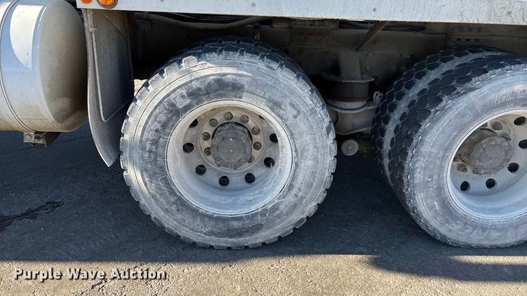 image for item ED2367 2013 Kenworth T400 ready mix truck