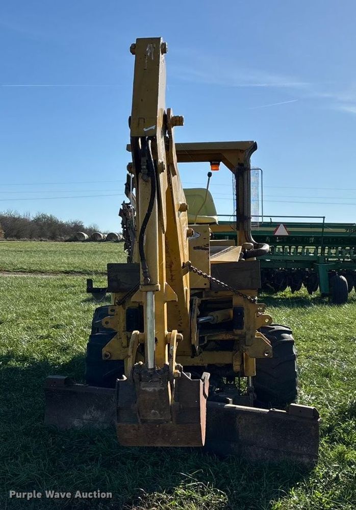 image for item ED2386 Vermeer M437A trencher