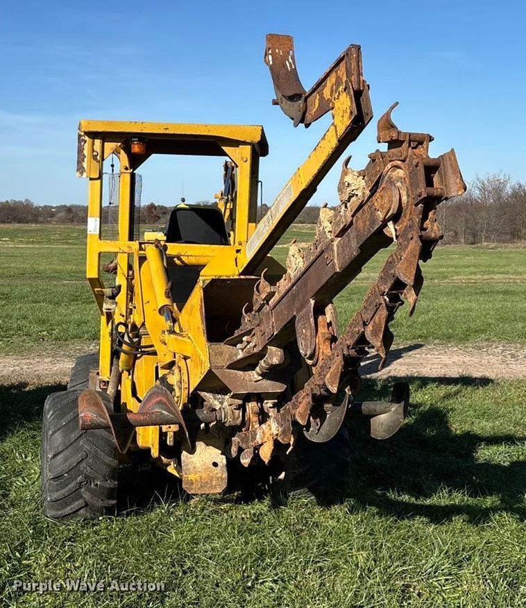 image for item ED2386 Vermeer M437A trencher