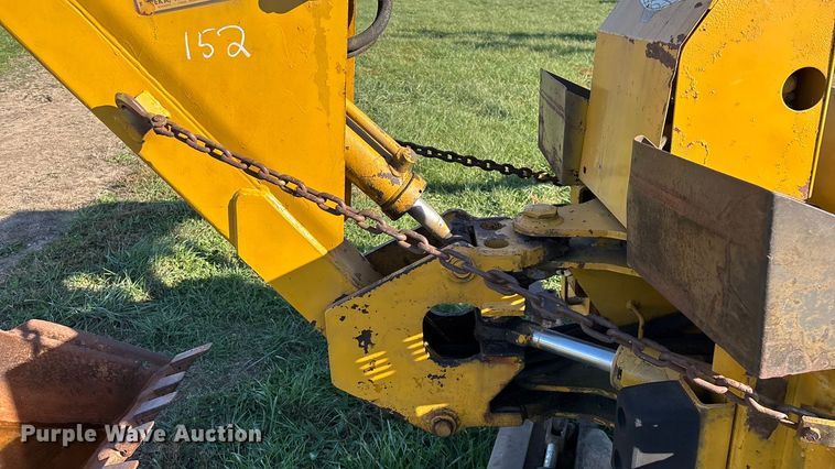 image for item ED2386 Vermeer M437A trencher
