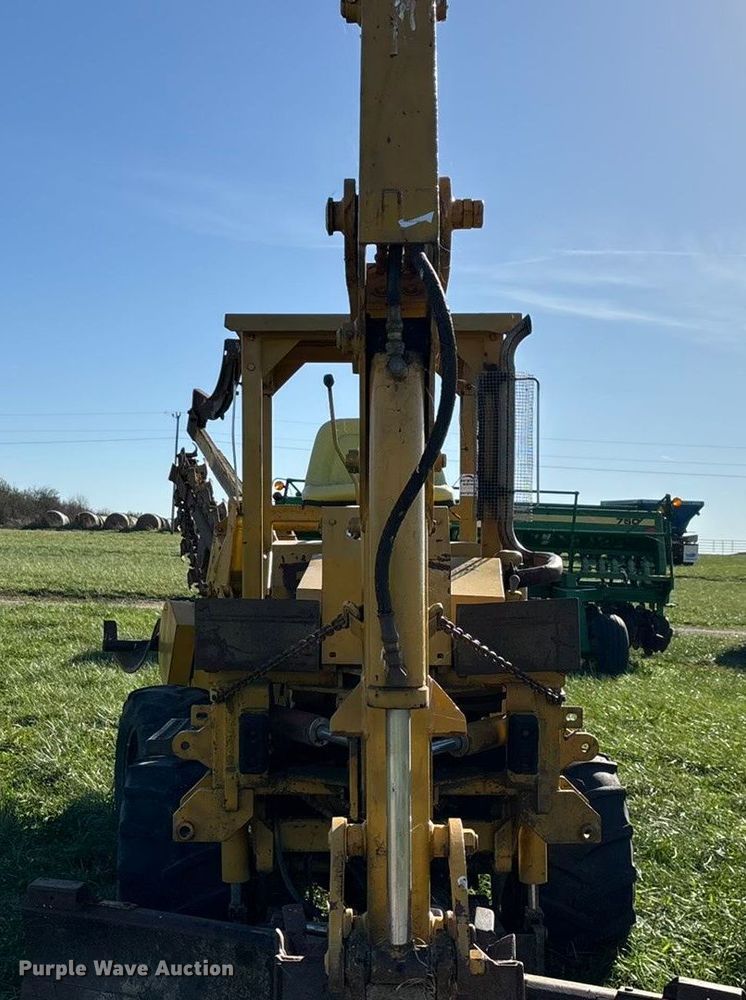 image for item ED2386 Vermeer M437A trencher