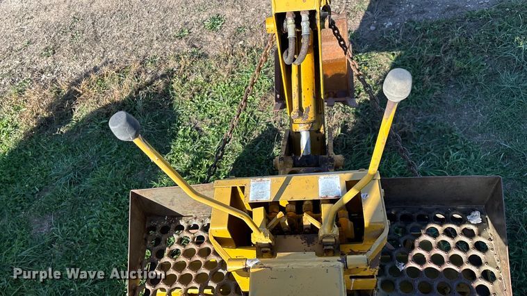 image for item ED2386 Vermeer M437A trencher