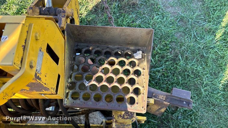 image for item ED2386 Vermeer M437A trencher