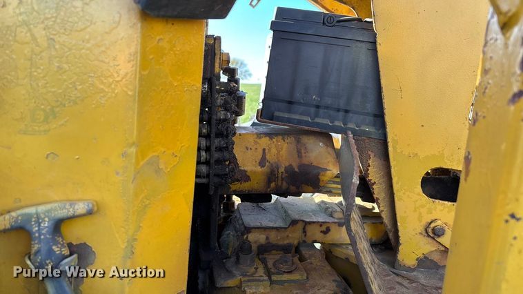 image for item ED2386 Vermeer M437A trencher