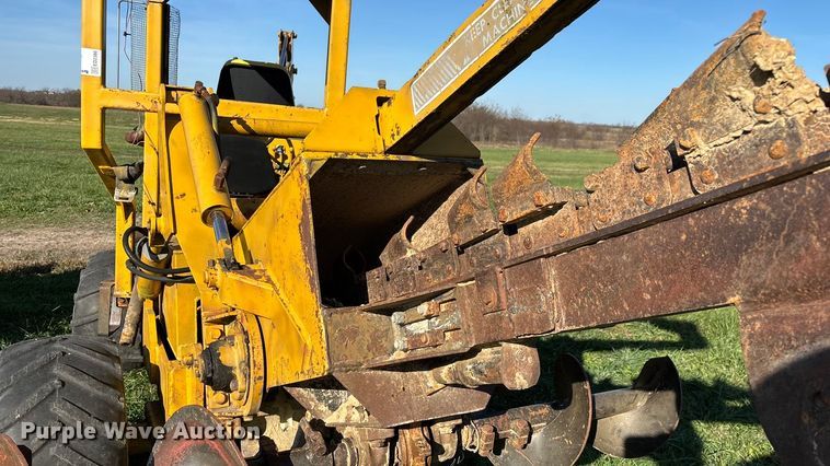 image for item ED2386 Vermeer M437A trencher