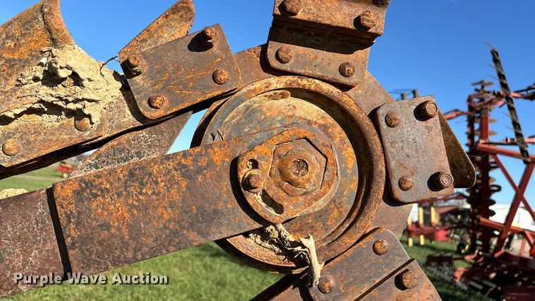 image for item ED2386 Vermeer M437A trencher