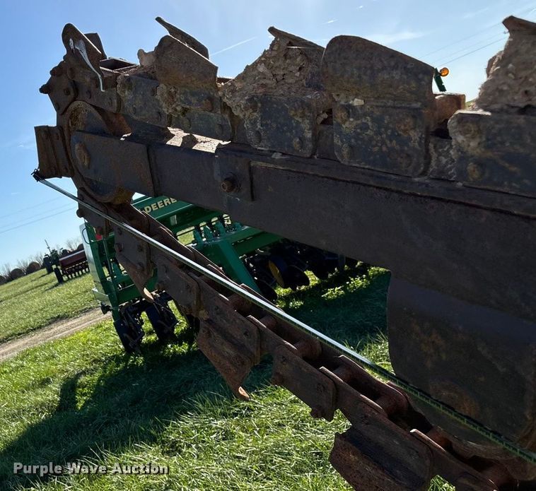 image for item ED2386 Vermeer M437A trencher