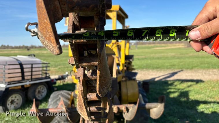 image for item ED2386 Vermeer M437A trencher