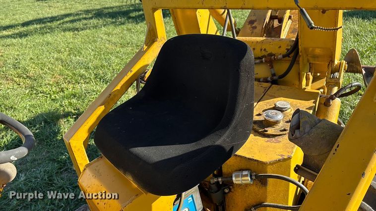 image for item ED2386 Vermeer M437A trencher