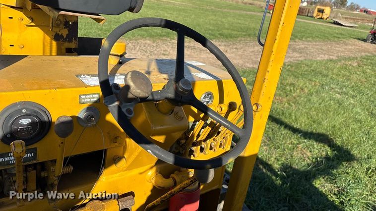 image for item ED2386 Vermeer M437A trencher