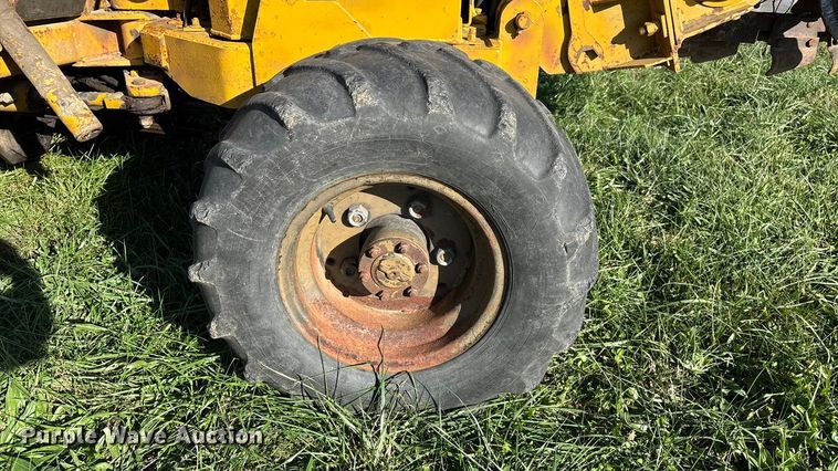 image for item ED2386 Vermeer M437A trencher