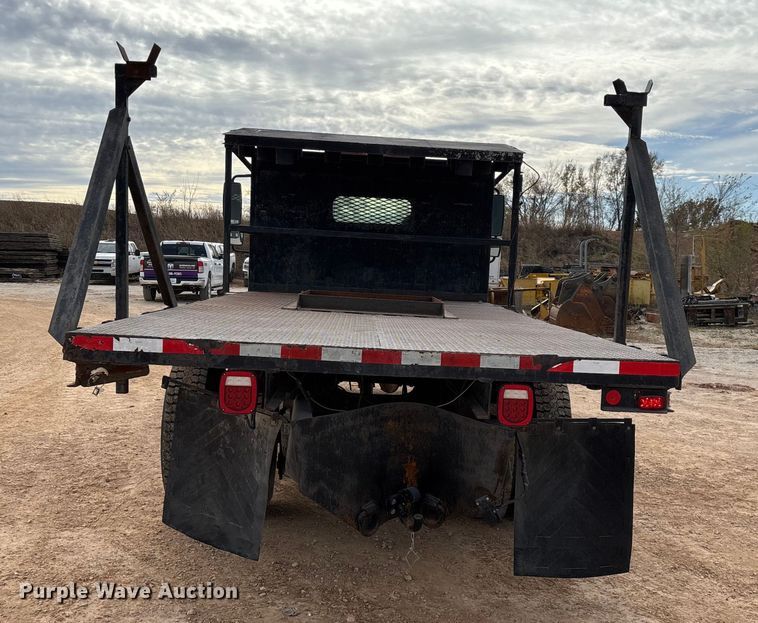 image for item ED2389 2003 International 4300 flatbed truck