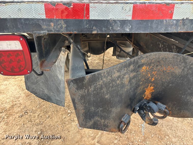 image for item ED2389 2003 International 4300 flatbed truck