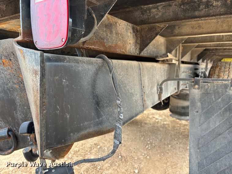 image for item ED2389 2003 International 4300 flatbed truck