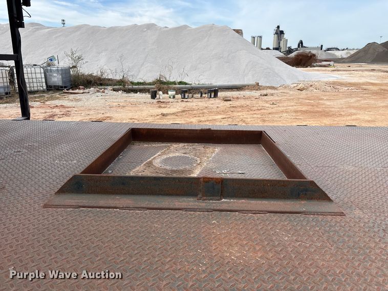 image for item ED2389 2003 International 4300 flatbed truck