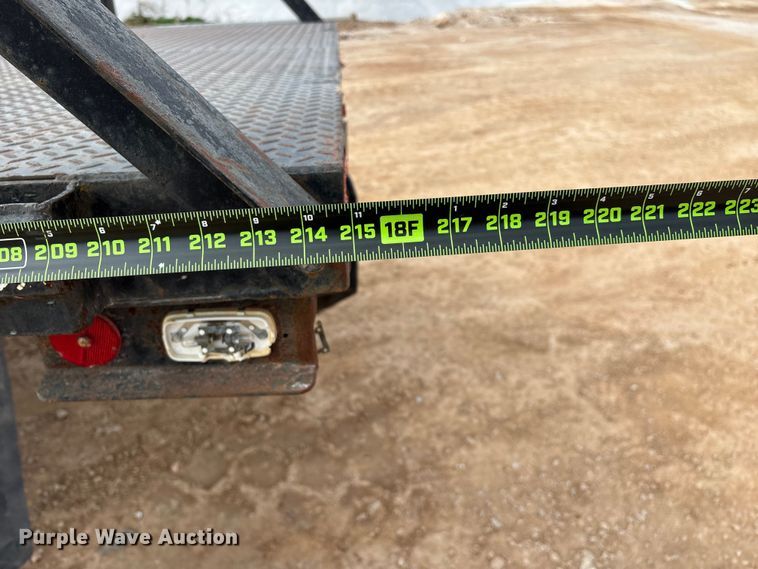 image for item ED2389 2003 International 4300 flatbed truck