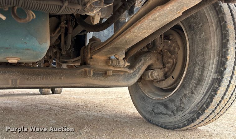 image for item ED2389 2003 International 4300 flatbed truck