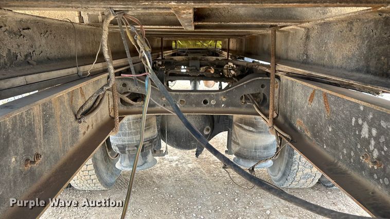 image for item ED2389 2003 International 4300 flatbed truck