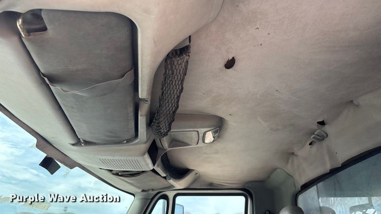 image for item ED2389 2003 International 4300 flatbed truck