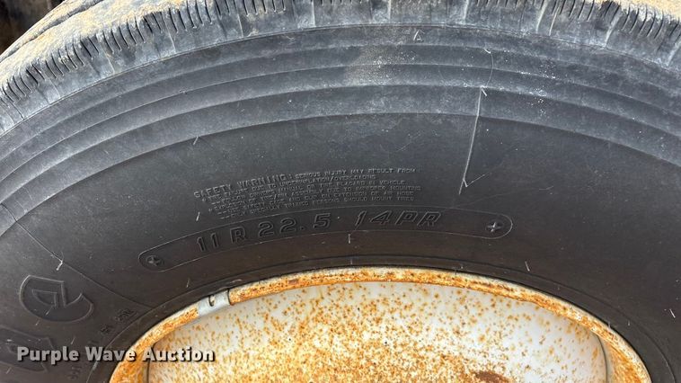 image for item ED2389 2003 International 4300 flatbed truck