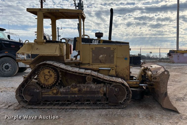 image for item ED2392 1998 Caterpillar D6M XL dozer