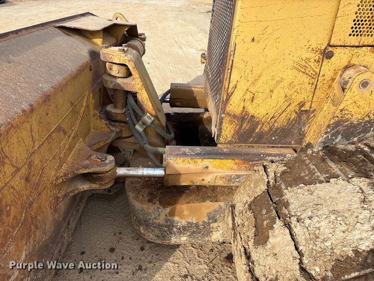 image for item ED2392 1998 Caterpillar D6M XL dozer