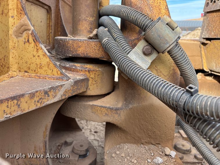 image for item ED2392 1998 Caterpillar D6M XL dozer