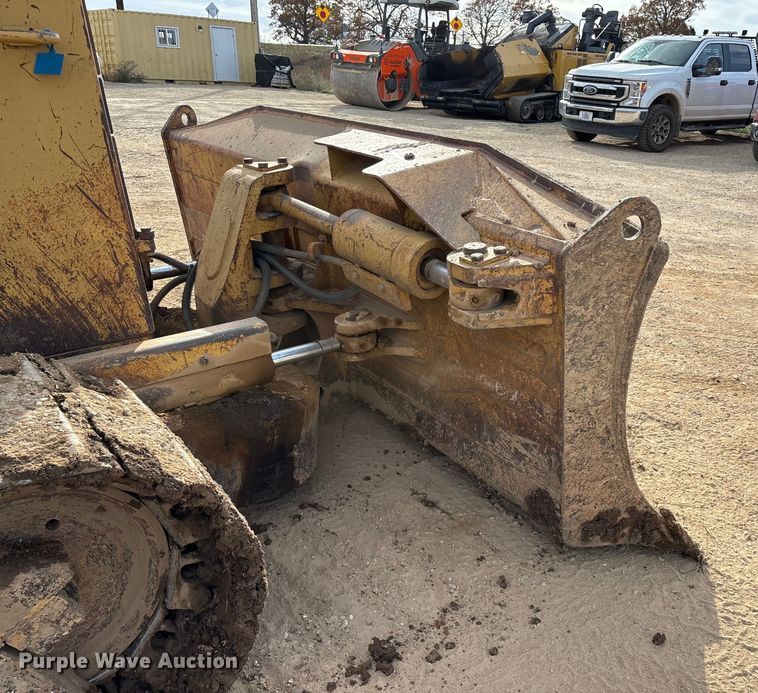 image for item ED2392 1998 Caterpillar D6M XL dozer