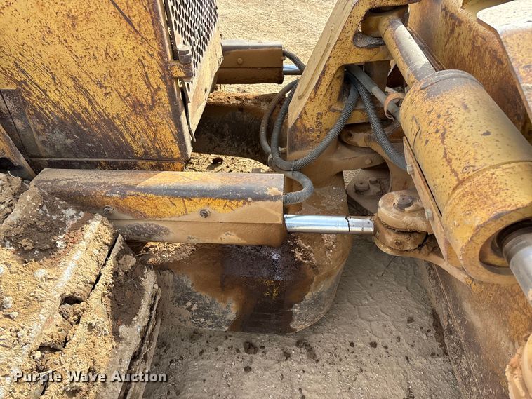 image for item ED2392 1998 Caterpillar D6M XL dozer