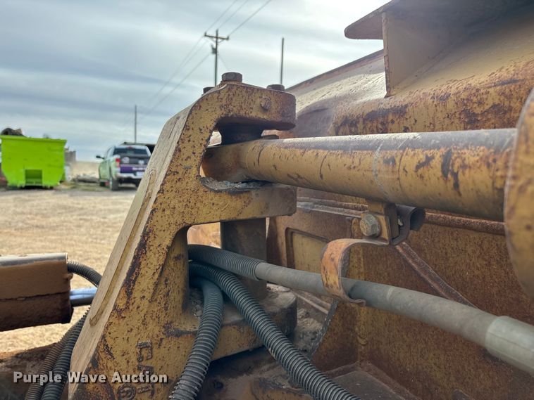 image for item ED2392 1998 Caterpillar D6M XL dozer