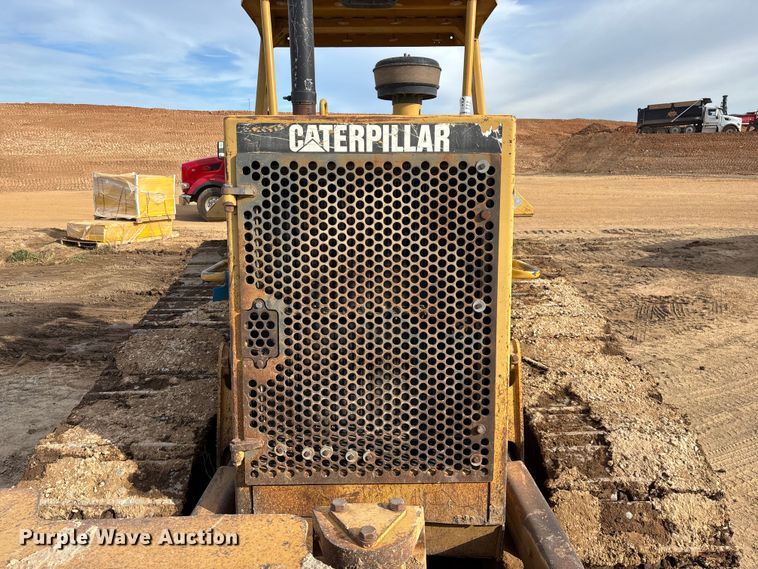 image for item ED2392 1998 Caterpillar D6M XL dozer