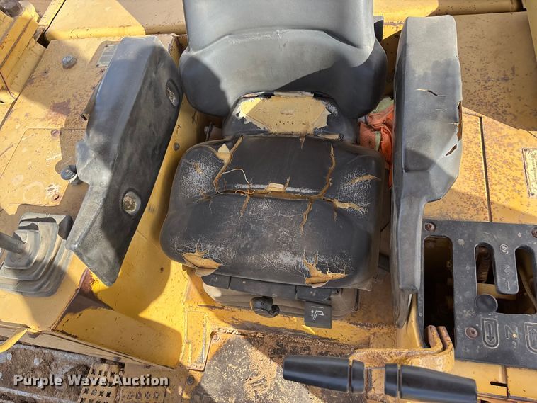 image for item ED2392 1998 Caterpillar D6M XL dozer