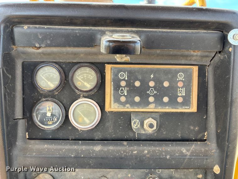 image for item ED2392 1998 Caterpillar D6M XL dozer