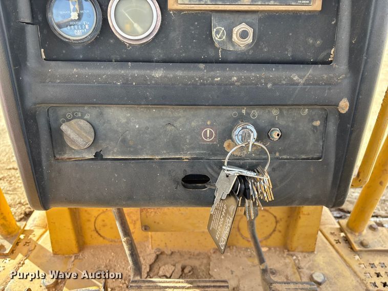 image for item ED2392 1998 Caterpillar D6M XL dozer