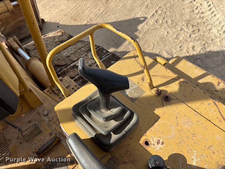 image for item ED2392 1998 Caterpillar D6M XL dozer