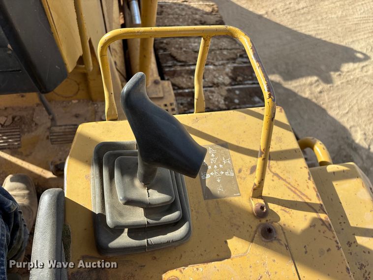 image for item ED2392 1998 Caterpillar D6M XL dozer