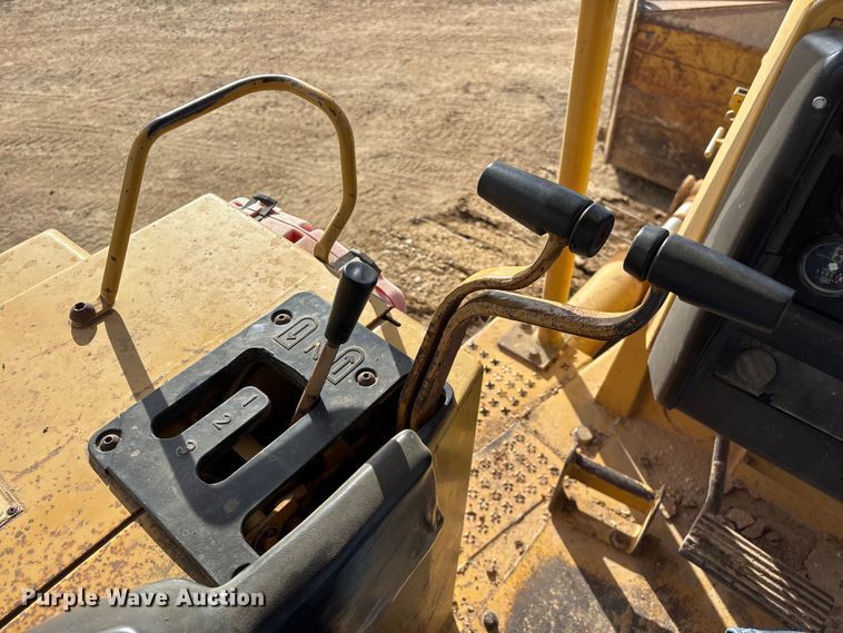 image for item ED2392 1998 Caterpillar D6M XL dozer