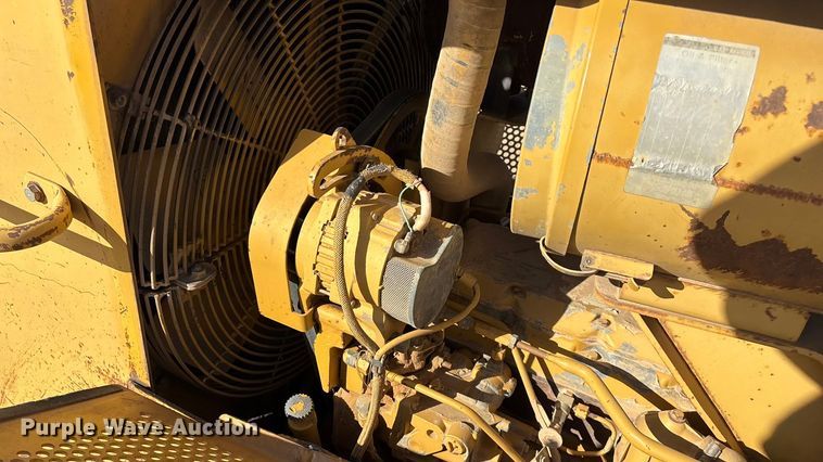 image for item ED2392 1998 Caterpillar D6M XL dozer