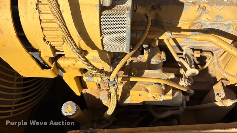 image for item ED2392 1998 Caterpillar D6M XL dozer