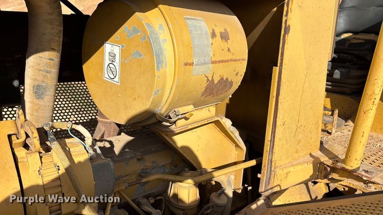 image for item ED2392 1998 Caterpillar D6M XL dozer