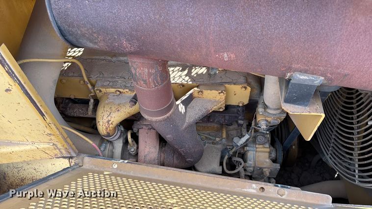 image for item ED2392 1998 Caterpillar D6M XL dozer