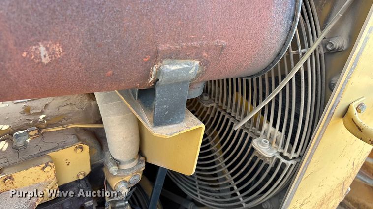 image for item ED2392 1998 Caterpillar D6M XL dozer