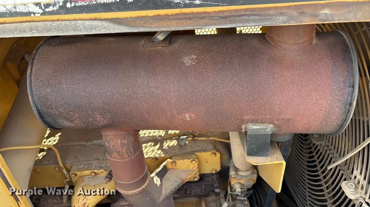 image for item ED2392 1998 Caterpillar D6M XL dozer